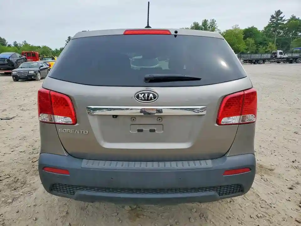 5XYKT3A68CG267616 2012 KIA SORENTO-5
