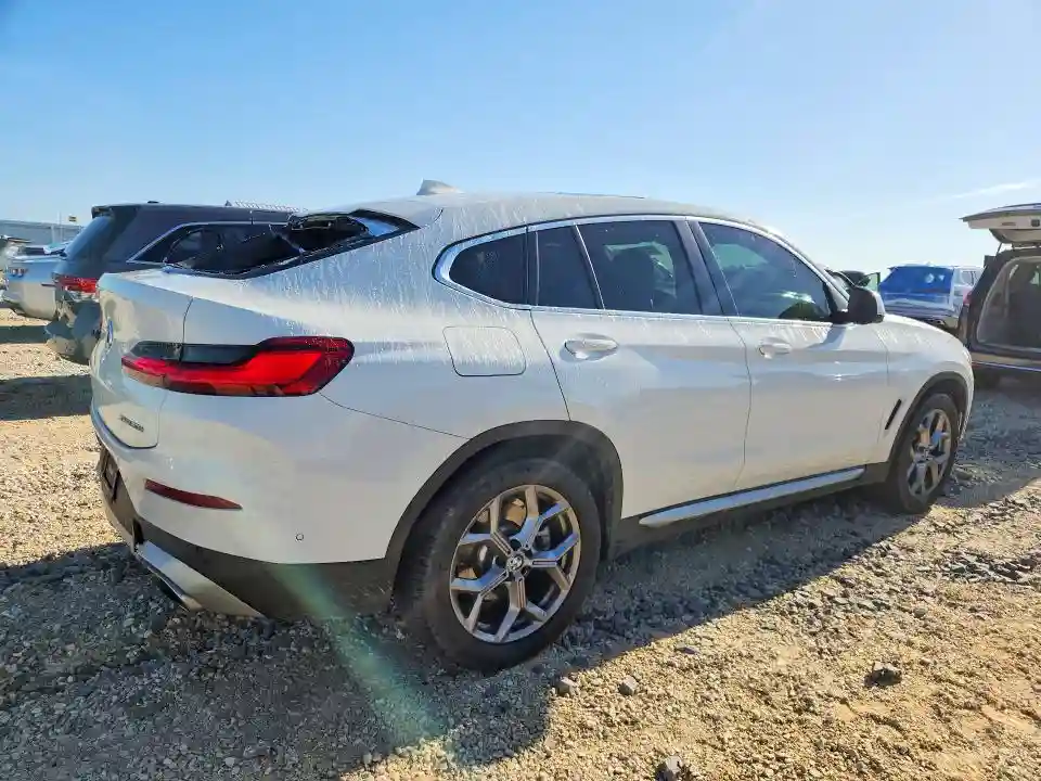 5UX33DT09R9T74413 2024 BMW X4-2