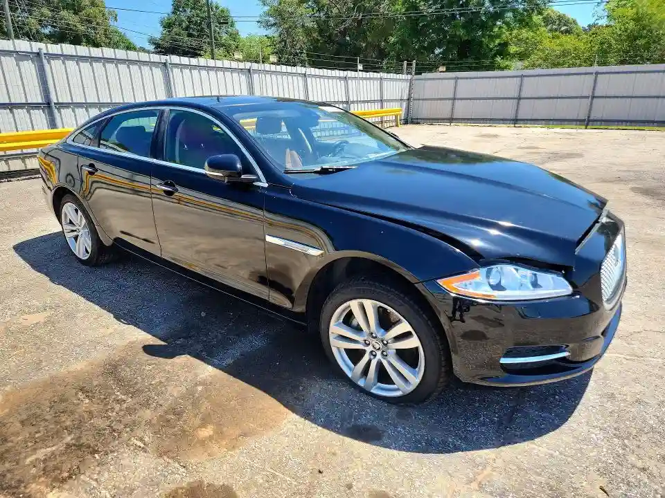 SAJWA2GB3BLV07004 2011 JAGUAR XJ-3