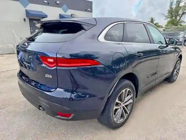 SADCJ2FX8LA619250 2020 JAGUAR F-PACE-2