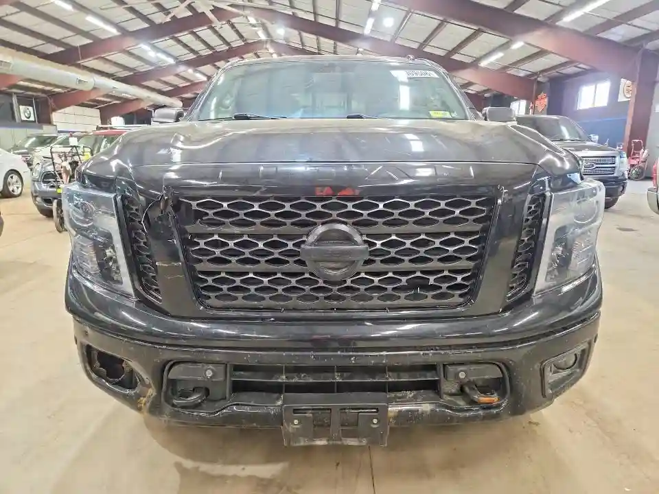1N6AA1E5XKN517160 2019 NISSAN TITAN-4