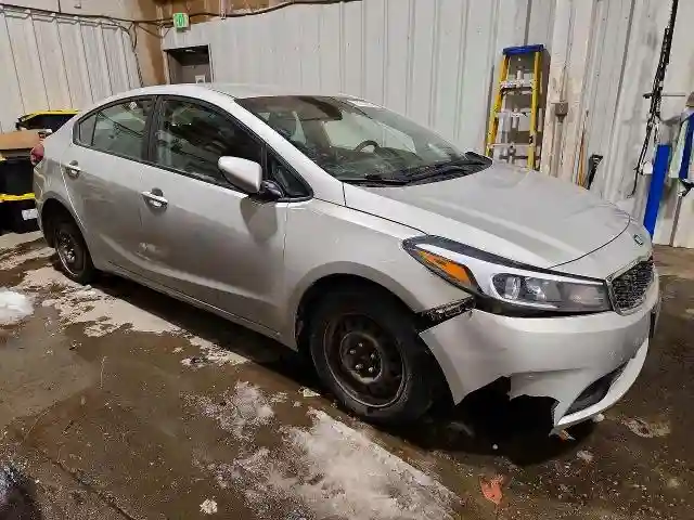 3KPFK4A77JE209641 2018 KIA FORTE-3