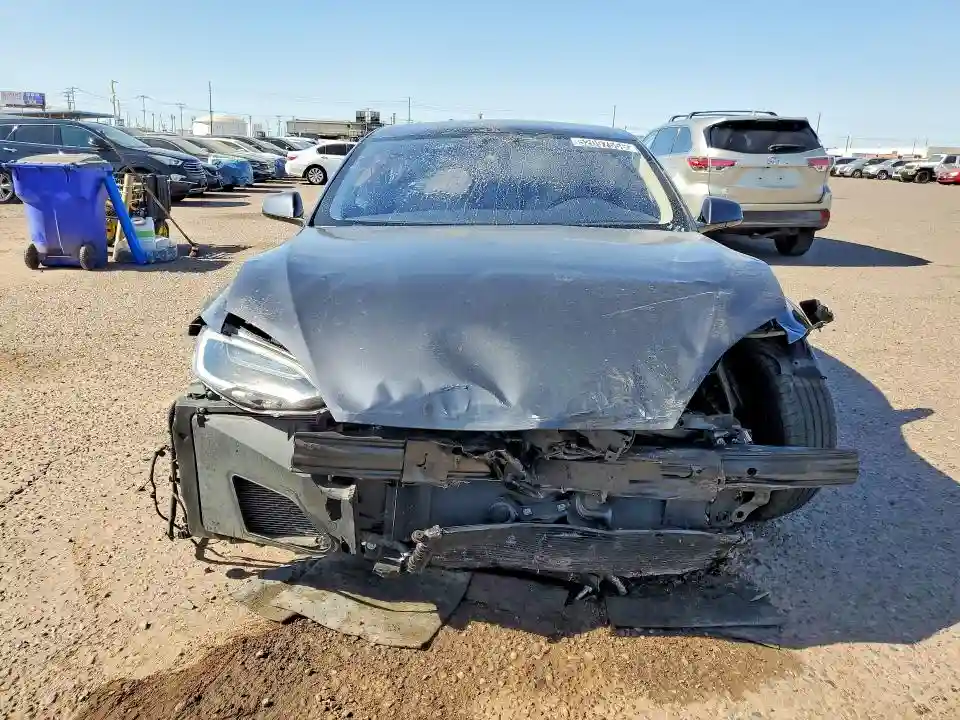 5YJSA1E26JF247483 2018 TESLA MODEL S-4