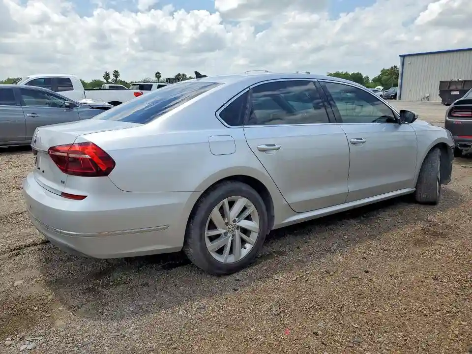1VWBA7A36JC013050 2018 VOLKSWAGEN PASSAT-2
