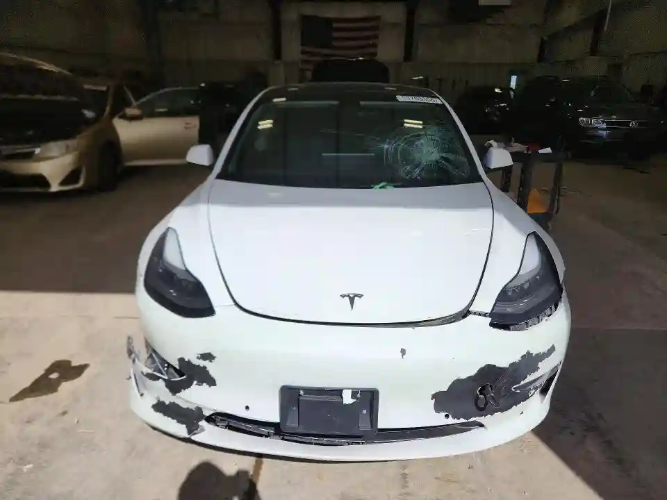 5YJ3E1EA1PF435160 2023 TESLA MODEL 3-4