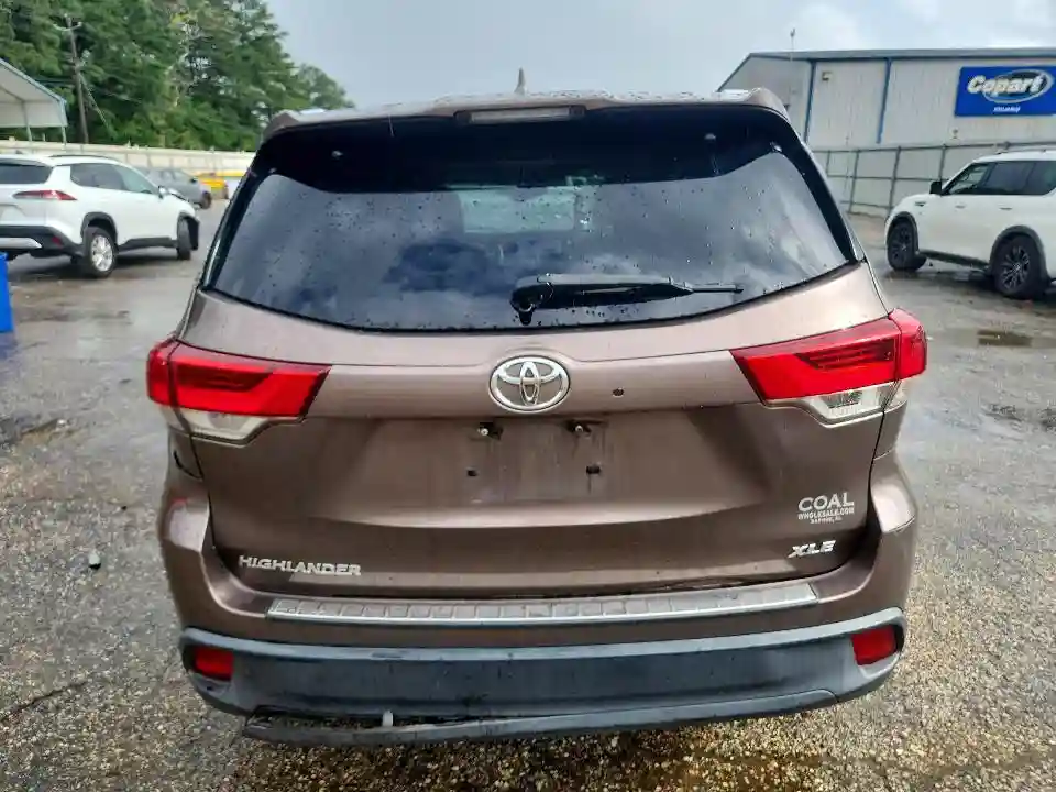 5TDKZRFH7JS289019 2018 TOYOTA HIGHLANDER-5