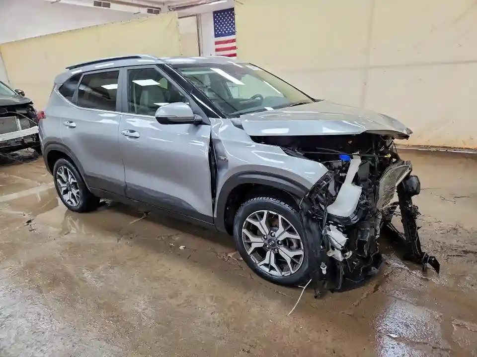 KNDERCAA6M7214668 2021 KIA SELTOS-3