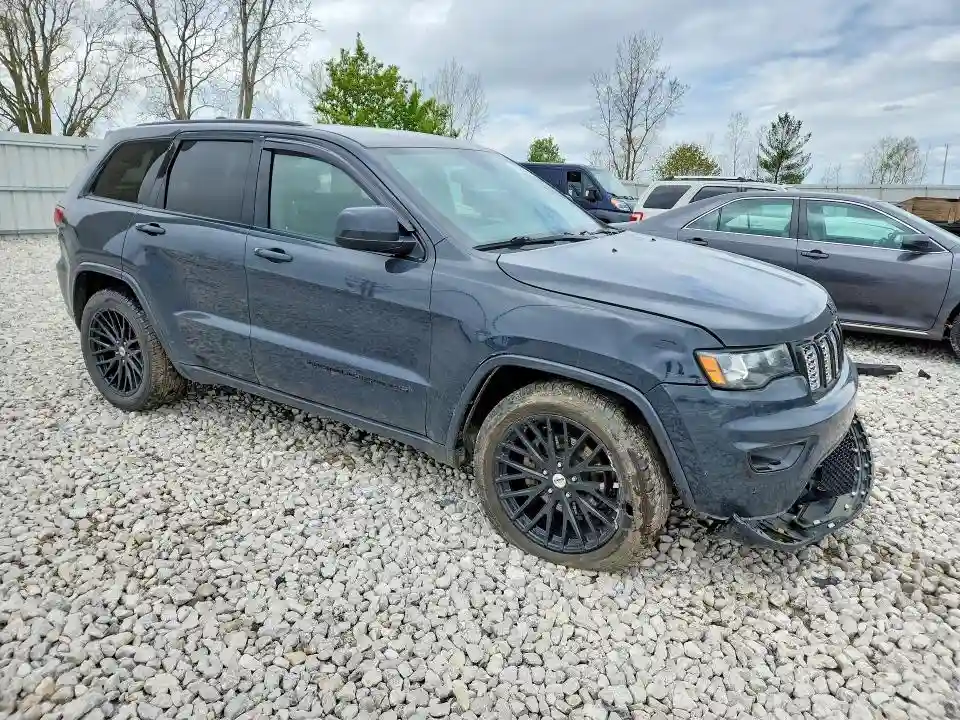 1C4RJFAG8HC885870 2017 JEEP GRAND CHEROKEE-3