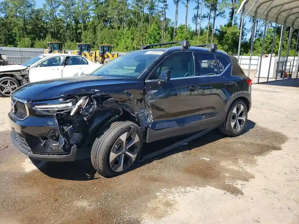 YV4L12UE8S2599164 2025 VOLVO XC40-0
