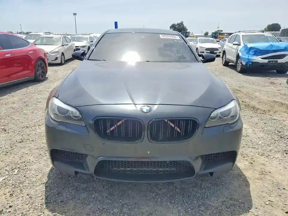 WBSFV9C59DD095852 2013 BMW M5-4