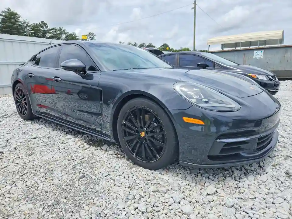 WP0AA2A72JL115885 2018 PORSCHE PANAMERA-3