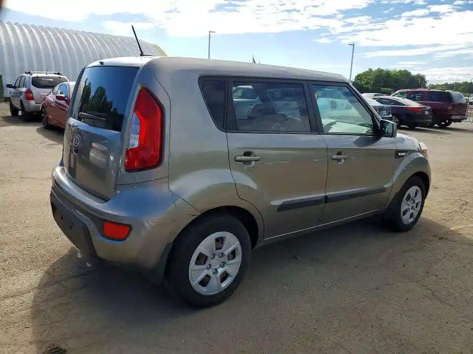 KNDJT2A50D7504529 2013 KIA SOUL-2