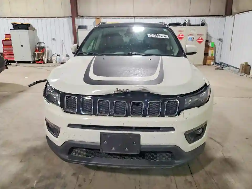 3C4NJCBB8JT240386 2018 JEEP COMPASS-4