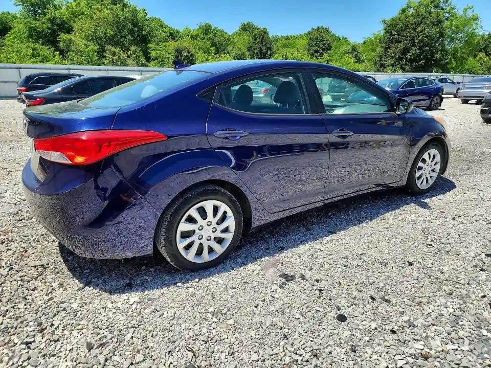 5NPDH4AE1DH185017 2013 HYUNDAI ELANTRA-2