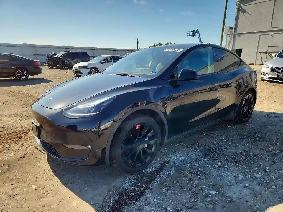 7SAYGAEE6PF924868 2023 TESLA MODEL Y-0