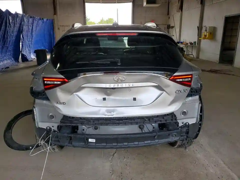SJKCH5CR7HA020195 2017 INFINITI QX30-5