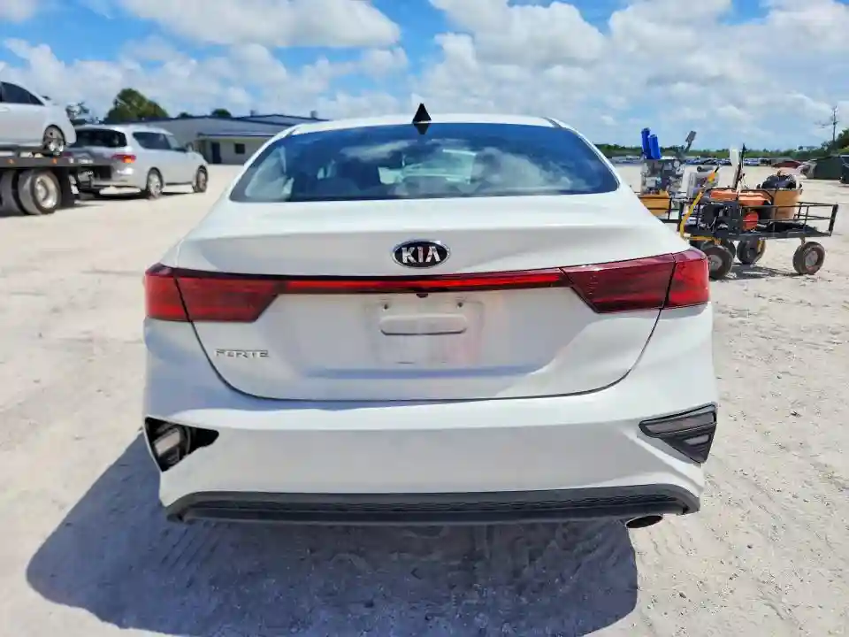 3KPF24AD0ME269609 2021 KIA FORTE LXS-5