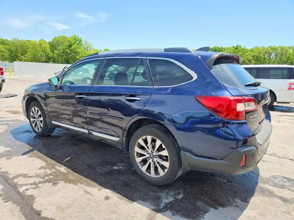 4S4BSETC2J3327758 2018 SUBARU OUTBACK-1