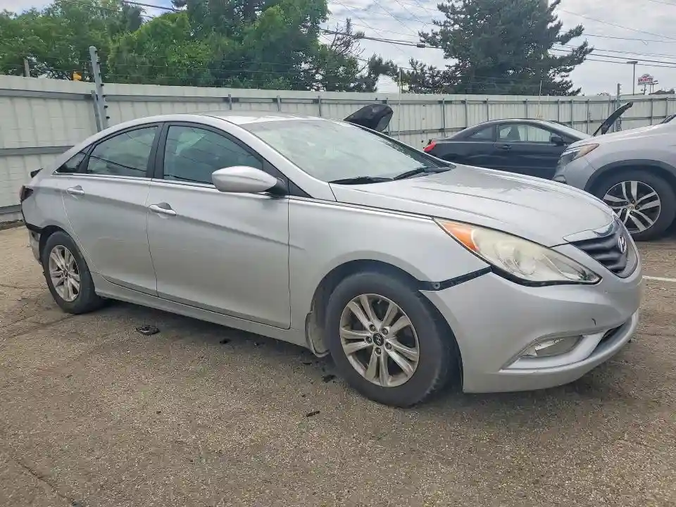 5NPEB4AC3DH656945 2013 HYUNDAI SONATA-3