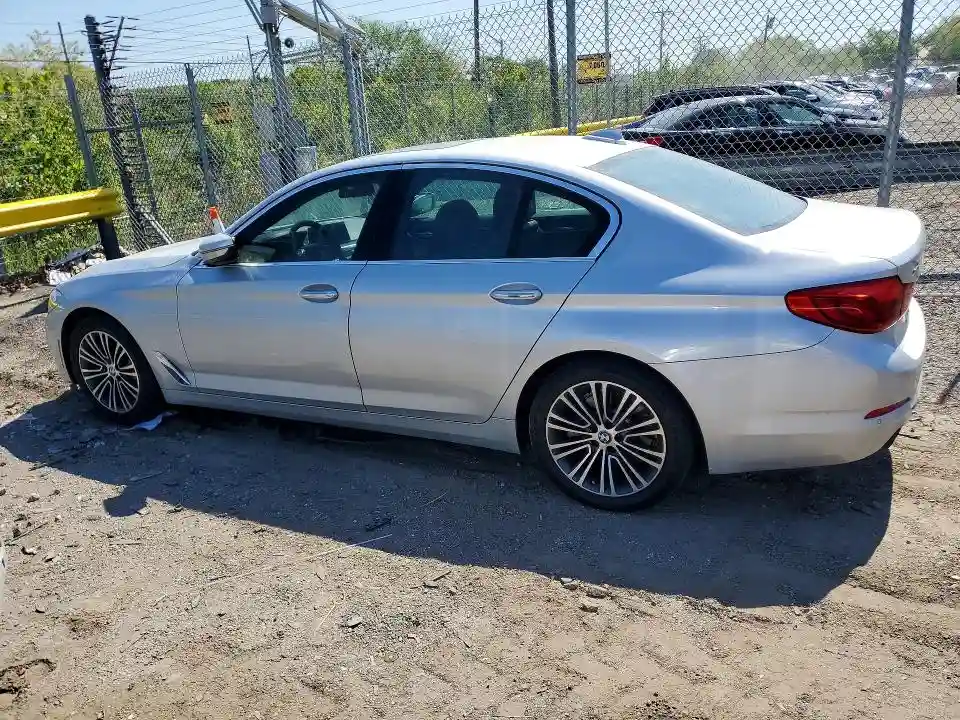 WBAJA7C38HWA70435 2017 BMW 5 SERIES-1