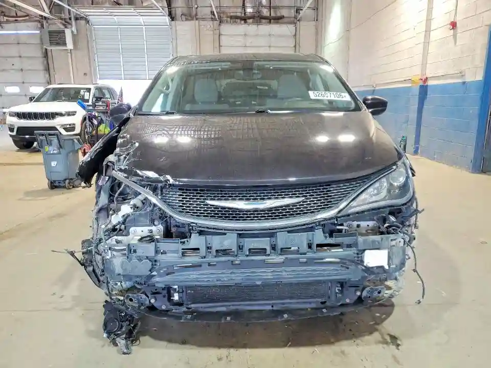 2C4RC1BG4HR745611 2017 CHRYSLER PACIFICA-4
