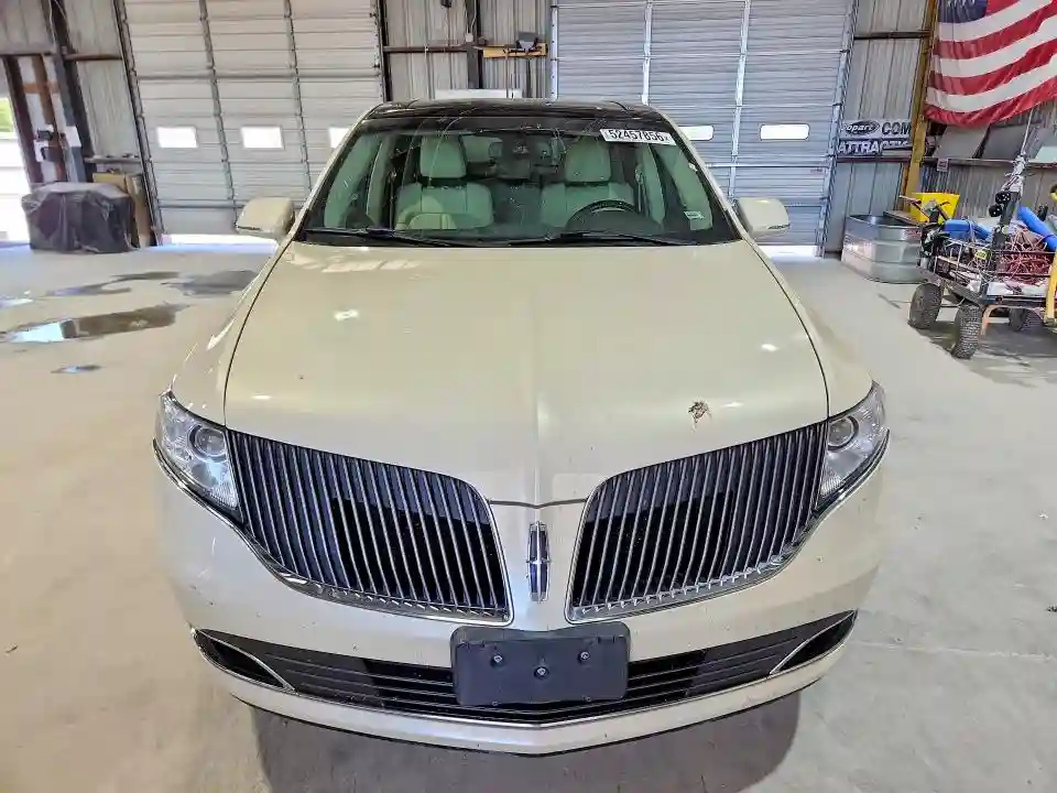 2LMHJ5AT8FBL00852 2015 LINCOLN MKT-4
