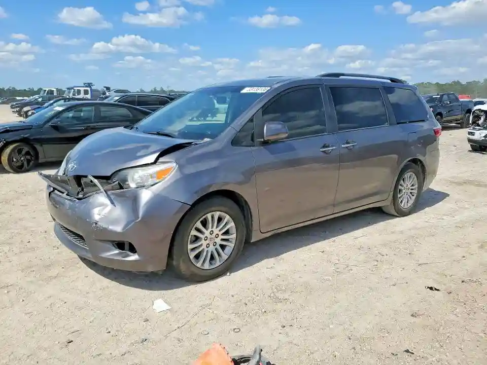5TDYZ3DC0HS896257 2017 TOYOTA SIENNA-0