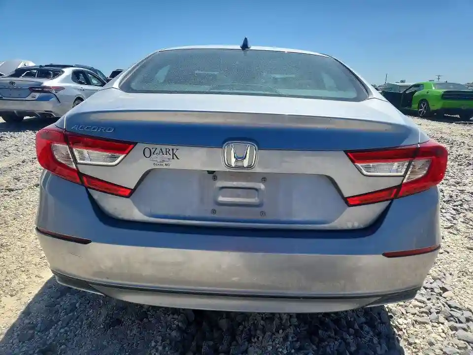 1HGCV1F49JA047068 2018 HONDA ACCORD-5