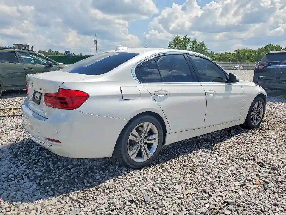 WBA8D9G3XHNU66025 2017 BMW 3 SERIES-2