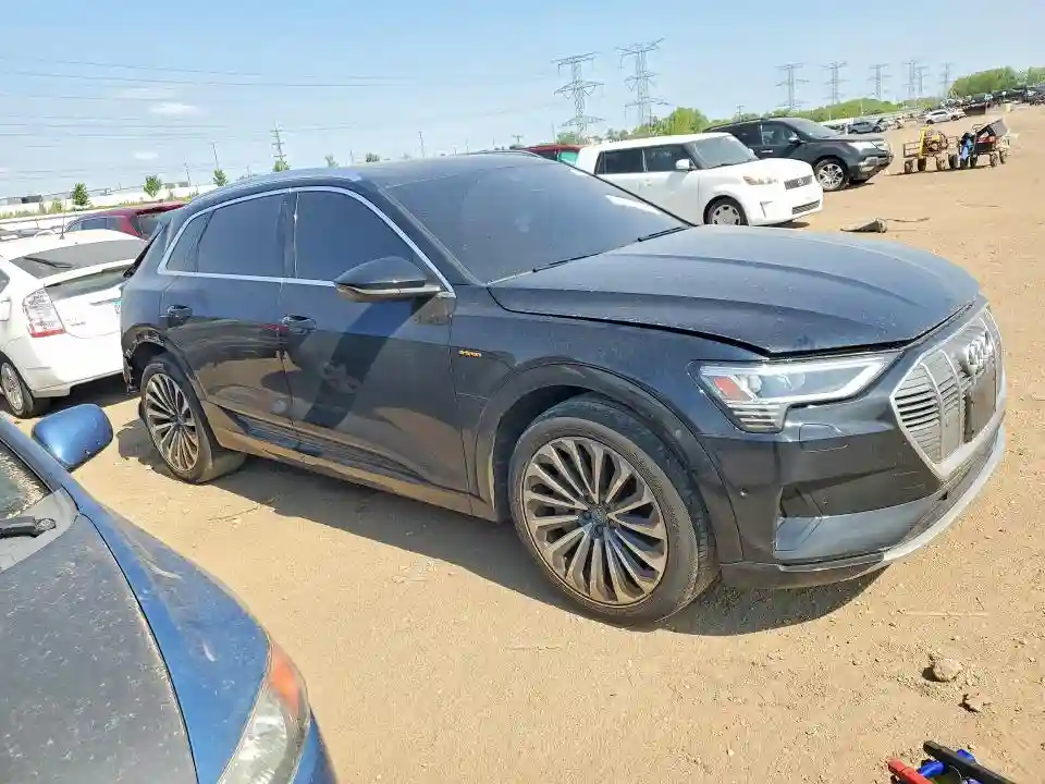 WA1VABGE9KB009586 2019 AUDI E-TRON-3