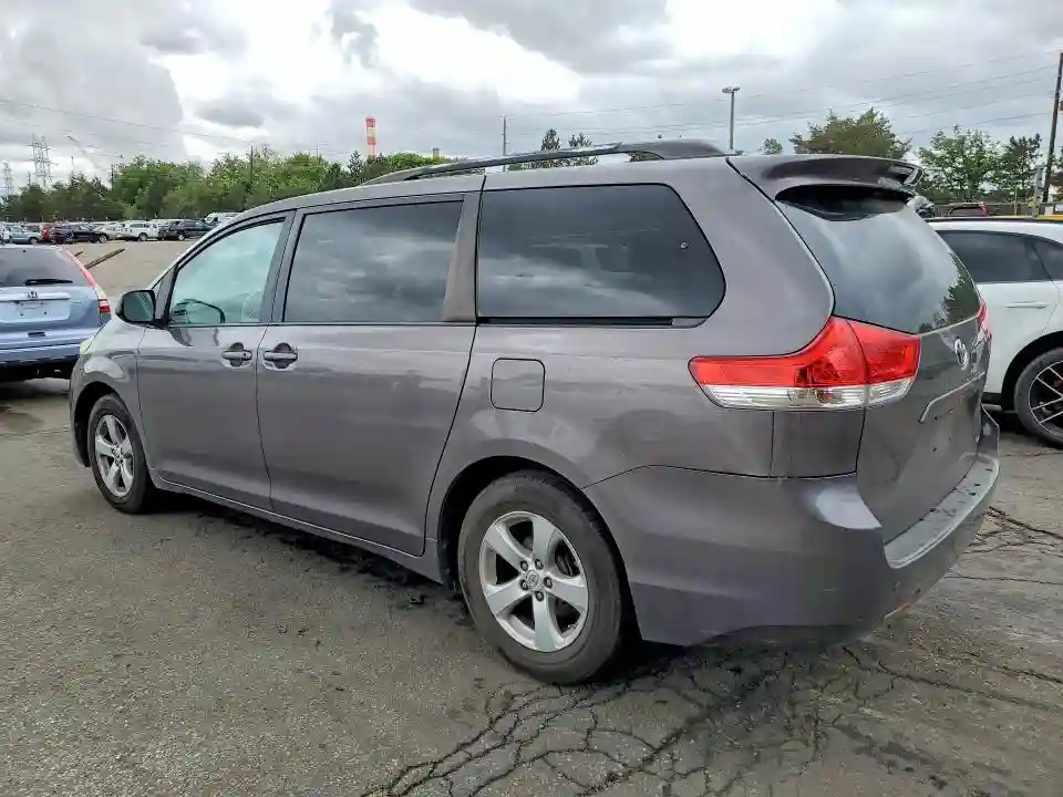 5TDKK3DC3BS033986 2011 TOYOTA SIENNA-1