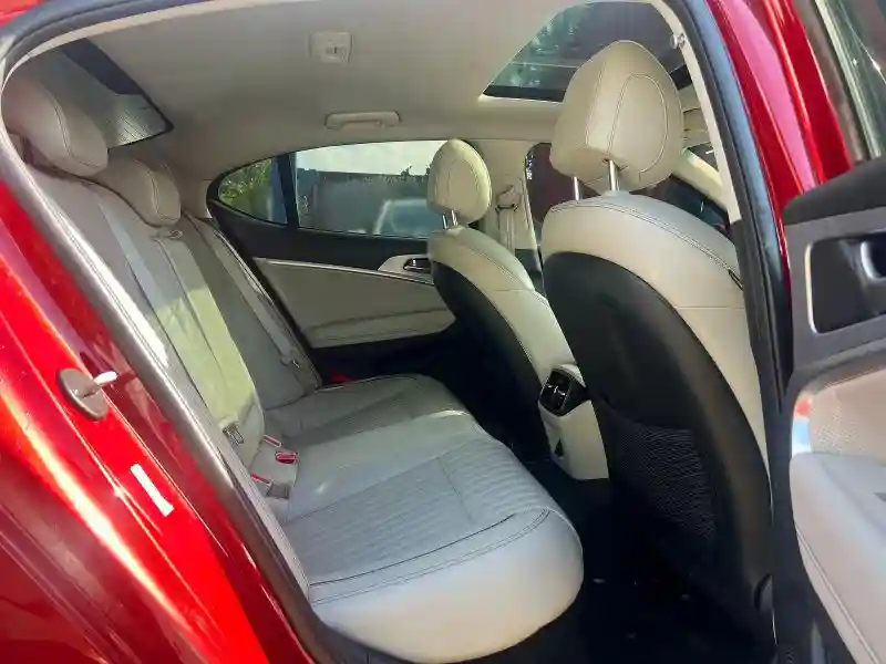 KMTG74LE7KU026830 2019 GENESIS G70-5