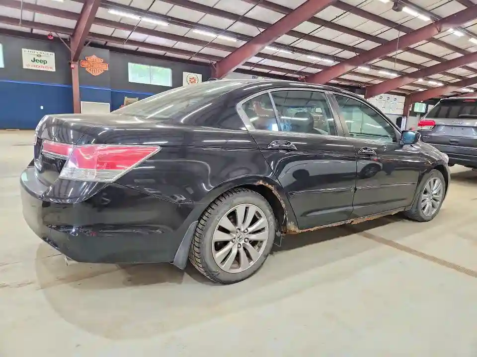 1HGCP2F80BA157771 2011 HONDA ACCORD-2