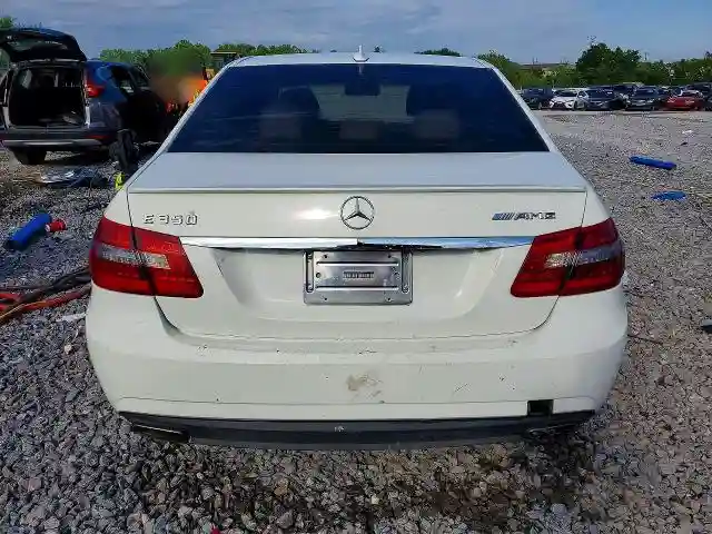 WDDHF5GB8AA048272 2010 MERCEDES-BENZ E-CLASS-5