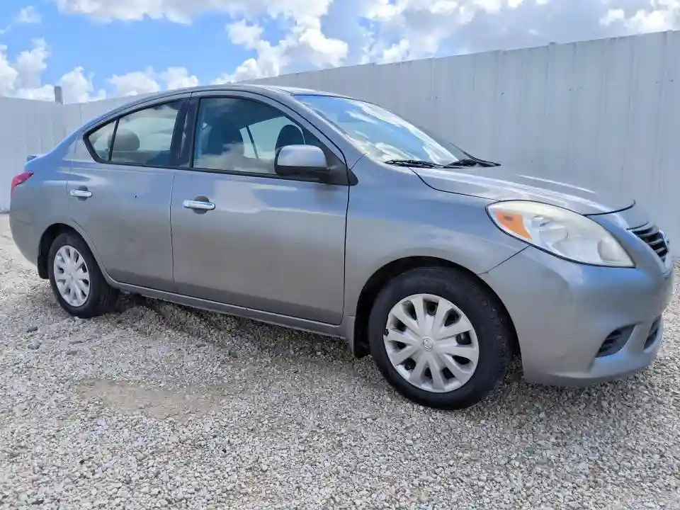 3N1CN7APXEL829237 2014 NISSAN VERSA-3