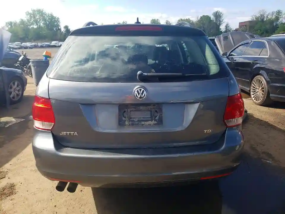 3VWPL7AJ9EM627464 2014 VOLKSWAGEN JETTA-5