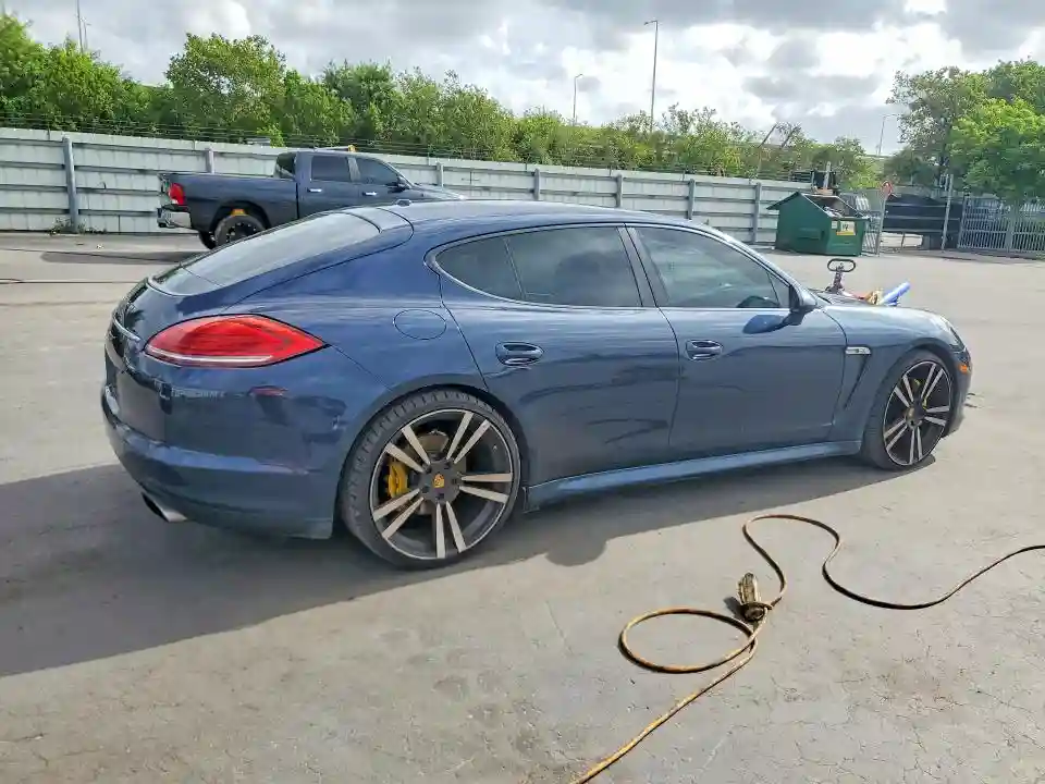 WP0AA2A7XBL011680 2011 PORSCHE PANAMERA-2