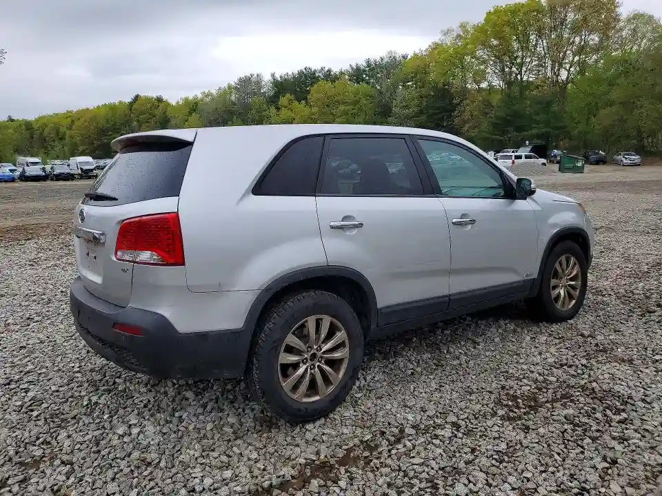 5XYKUCA16BG013452 2011 KIA SORENTO-2