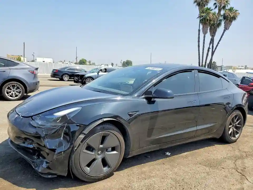 5YJ3E1EA1PF679519 2023 TESLA MODEL 3-0