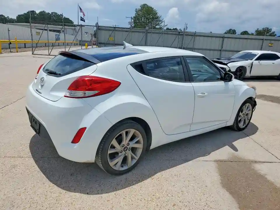 KMHTC6AD7GU258748 2016 HYUNDAI VELOSTER-2