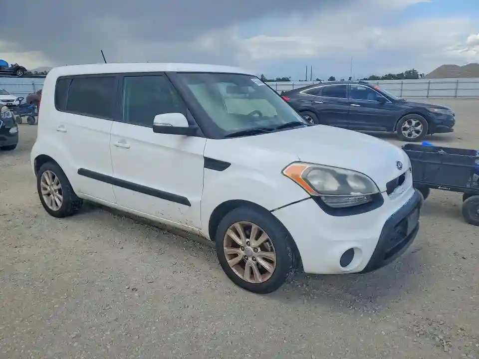 KNDJT2A6XC7466573 2012 KIA SOUL-3