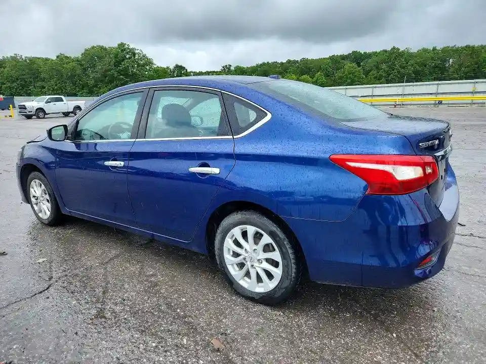 3N1AB7AP1JY272621 2018 NISSAN SENTRA-1