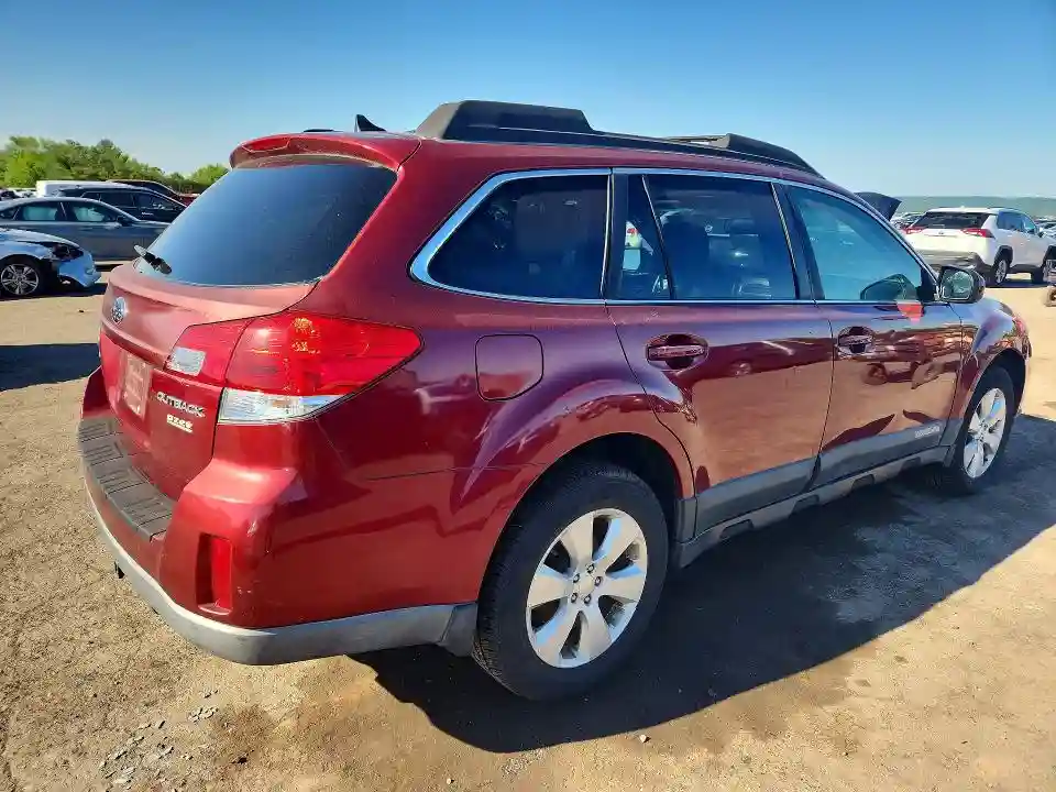 4S4BRBKC7B3341779 2011 SUBARU OUTBACK-2