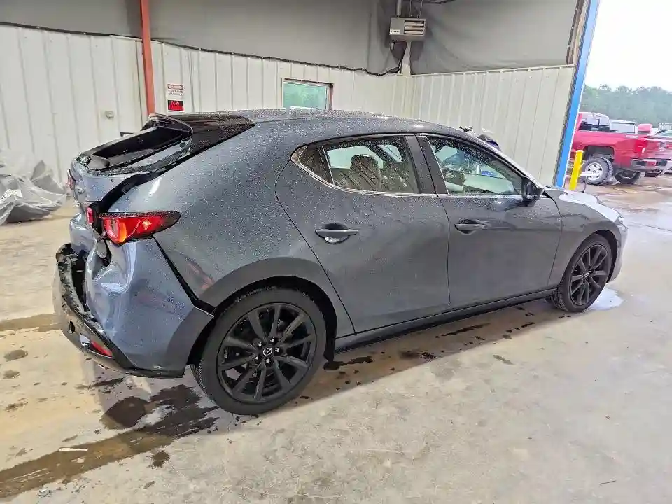 JM1BPBLM5R1709965 2024 MAZDA 3-2