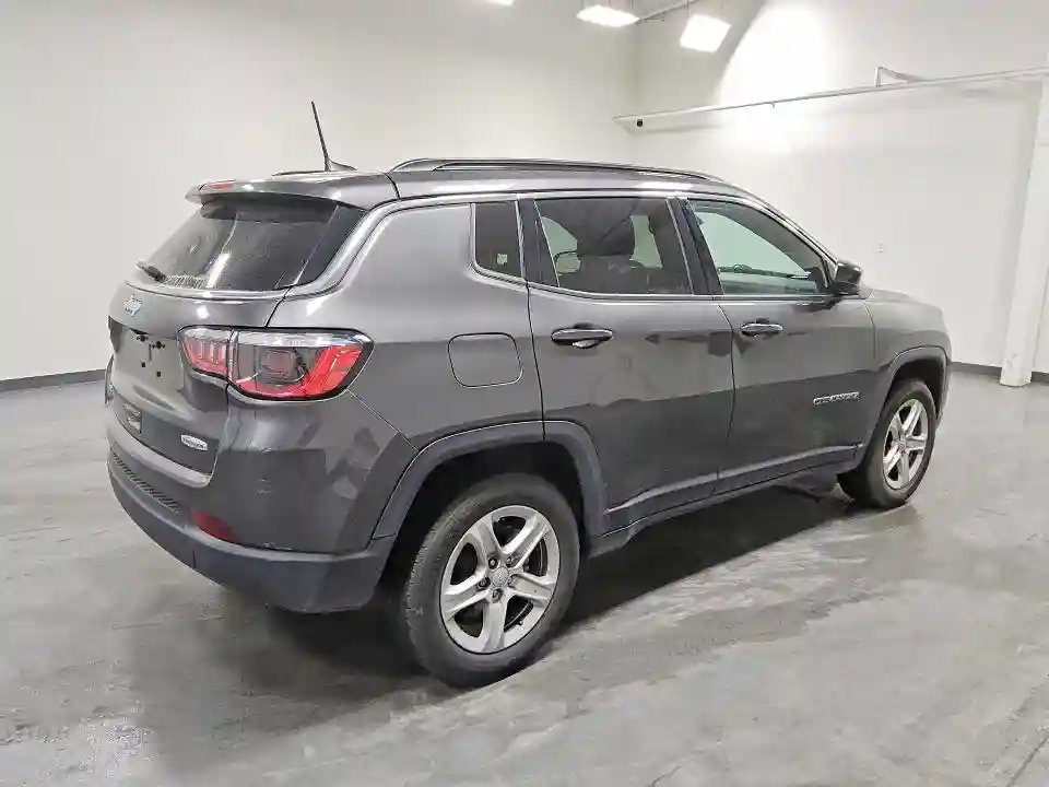 3C4NJDBN7PT531275 2023 JEEP COMPASS-2