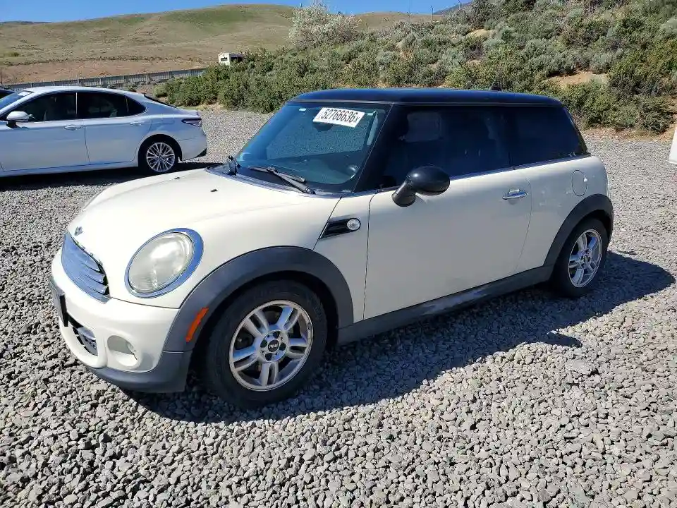 WMWSU3C56BT091652 2011 MINI COOPER-0