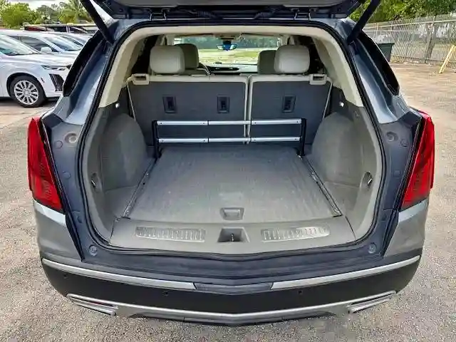 1GYKNDRS7LZ196339 2020 CADILLAC XT5-5