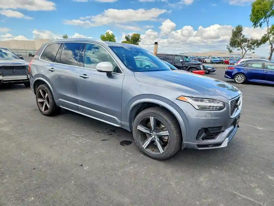 YV4BC0PM7G1092833 2016 VOLVO XC90-3