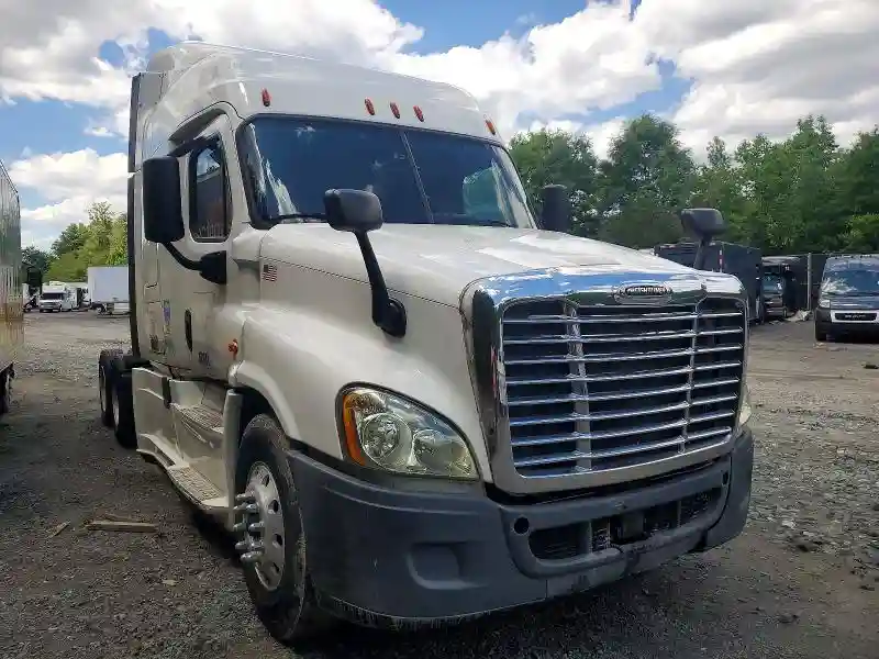1FUJGLDV7FLGF3740 2015 FREIGHTLINER ALL OTHER-0