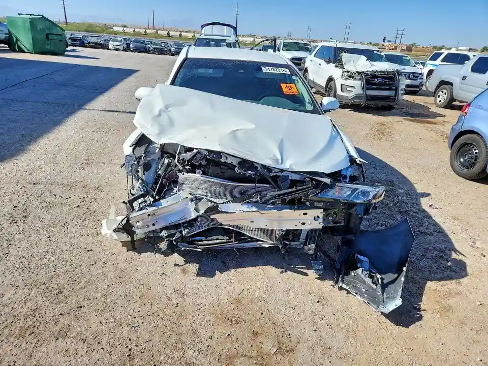4T1G11AK4NU647577 2022 TOYOTA CAMRY-4